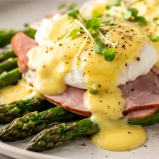 Asparagus Eggs Benedict: Brunch Perfection! - asparagus benedict - Asparagus benedict: master this classic brunch dish with tender asparagus, poached eggs, and