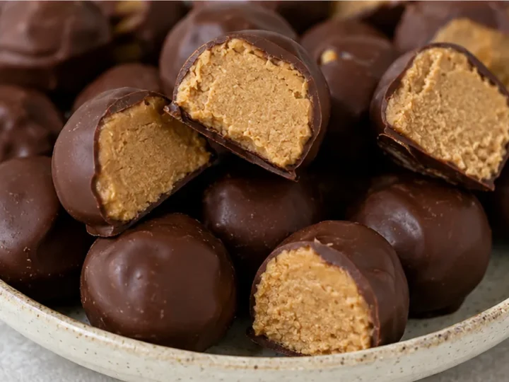 Keto Buckeye Bites: Healthy Chocolate Peanut Butter Treat