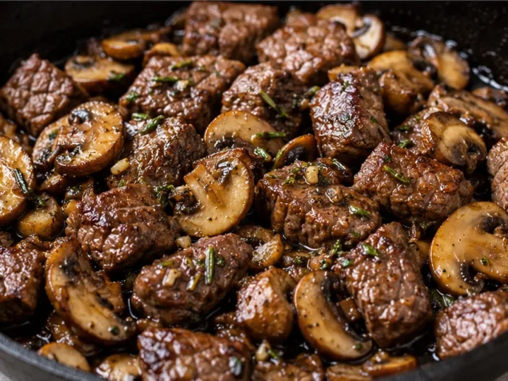 Sizzling Steak & Mushroom Skillet: Dinner Done Right!