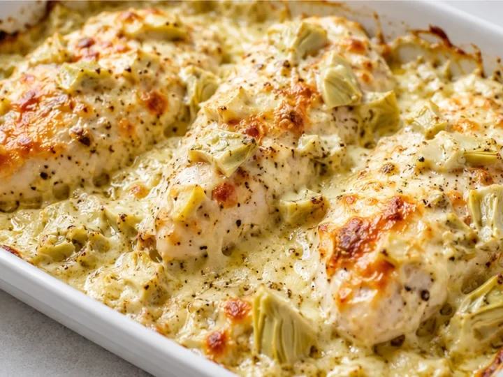 Cheesy Artichoke Chicken Bake