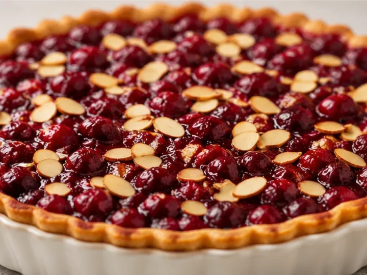 Keto Cranberry Pie: Sweet & Tart Perfection!