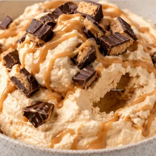 Dreamy Peanut Butter Frozen Yogurt - peanut butter yogurt - Peanut Butter frozen yogurt: whip up this high-protein, creamy dessert in your Ninja Creami. A healt