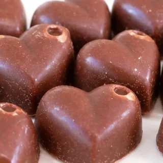 Keto Chocolate Peanut Butter Bombs - fat bombs - Fat bombs: Make these easy keto chocolate peanut butter fat bombs. A rich, decadent, no-bake treat perfect for