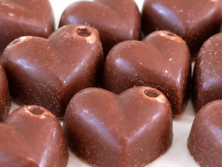 Keto Chocolate Peanut Butter Bombs