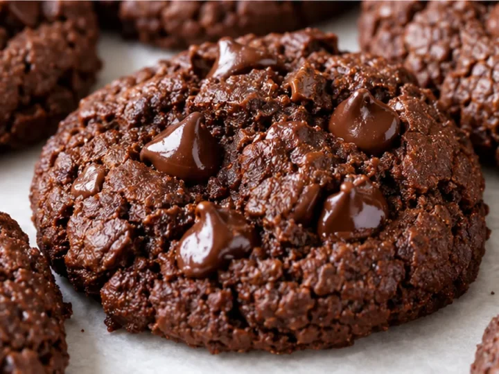 Low-Sugar Double Chocolate Mint Cookies