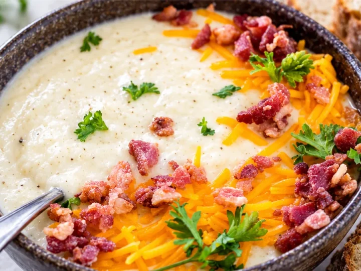 Velvety Instant Pot Cauliflower Soup